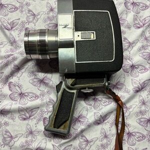 Vintage Bell & Howell Duo-speed Zoomatic Optronic Eye 8mm Movie Camera